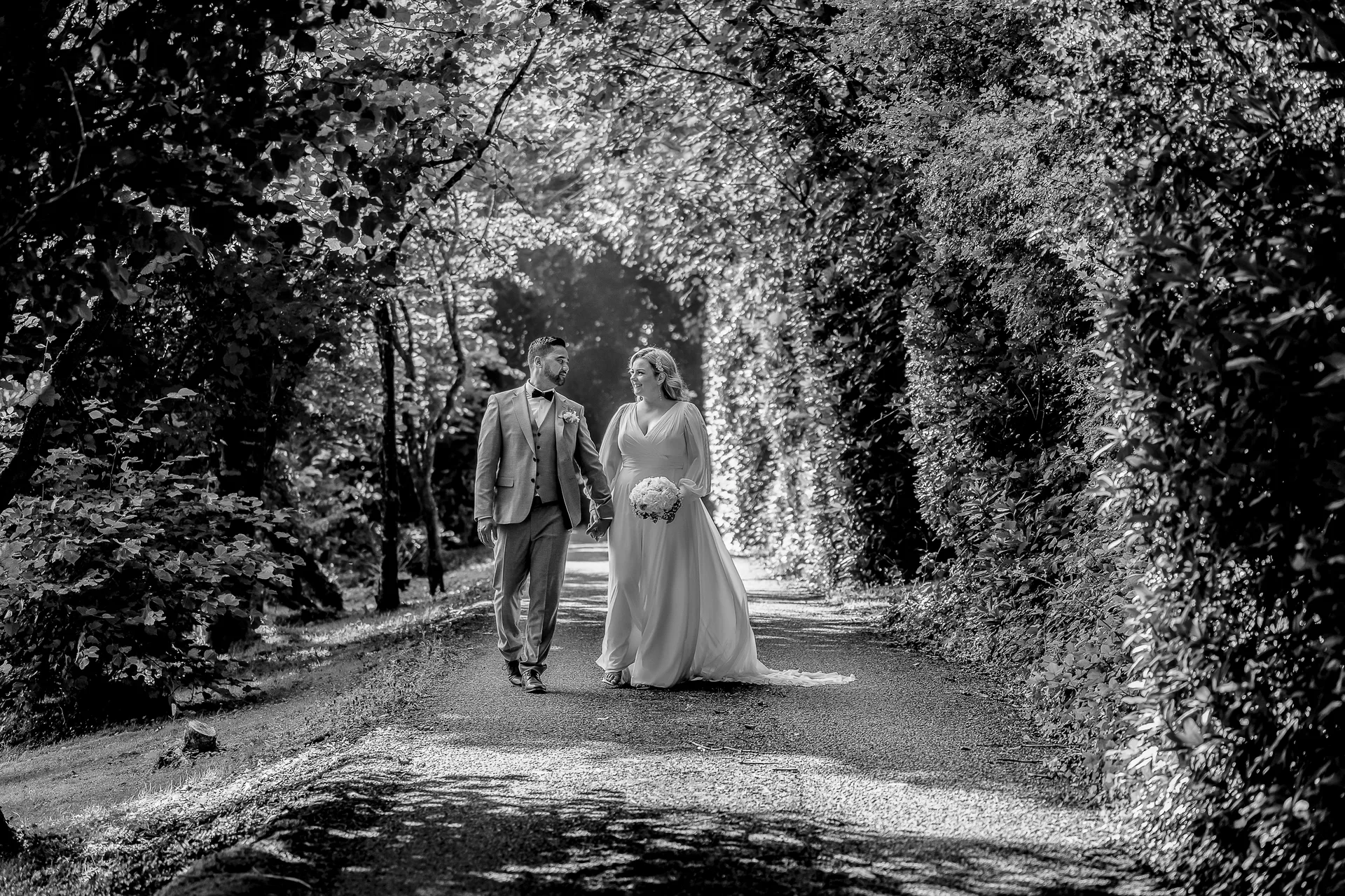 LeanneandPhil-1693BW.JPG